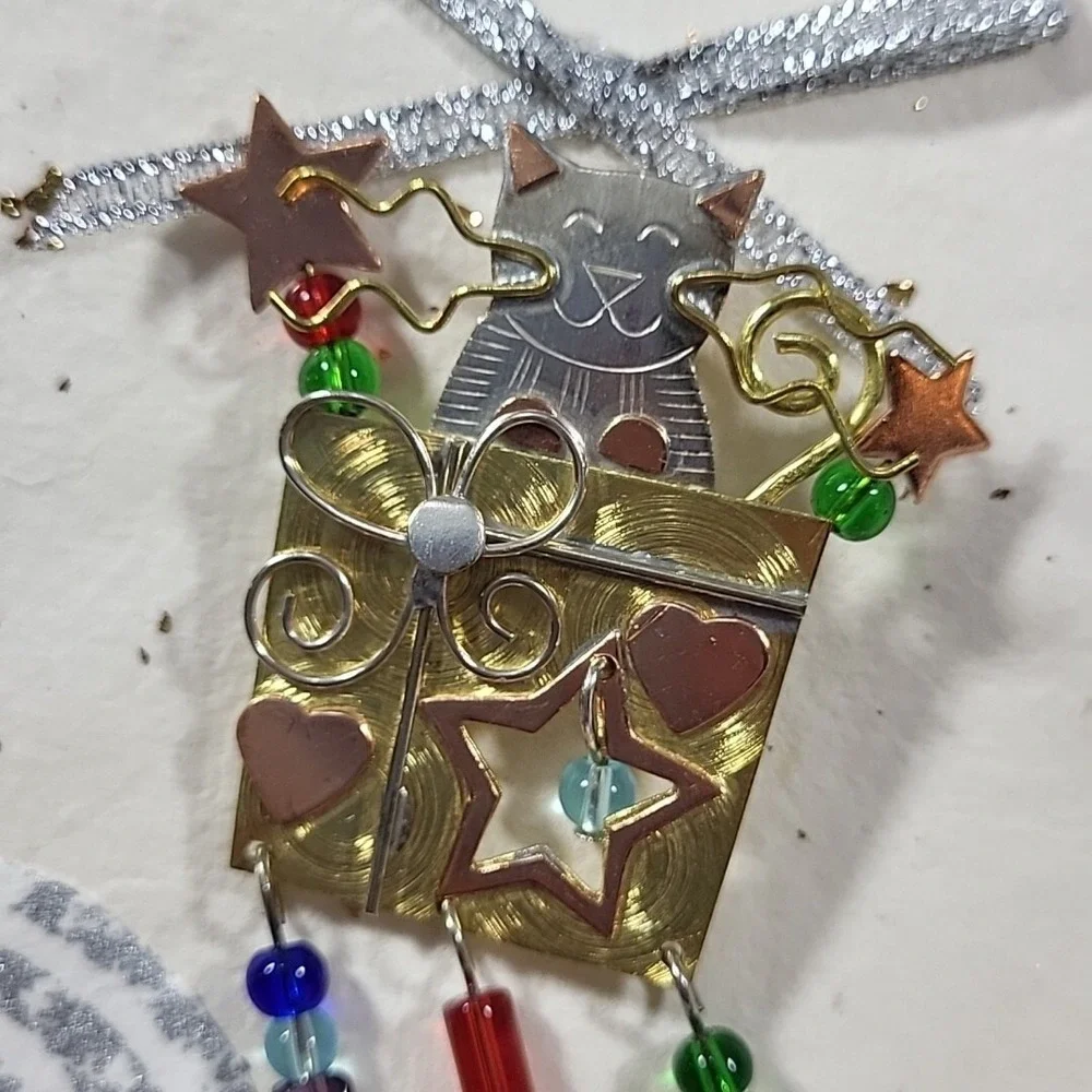 Chicos Pin Brooch Cat in a Christmas Package Box‎